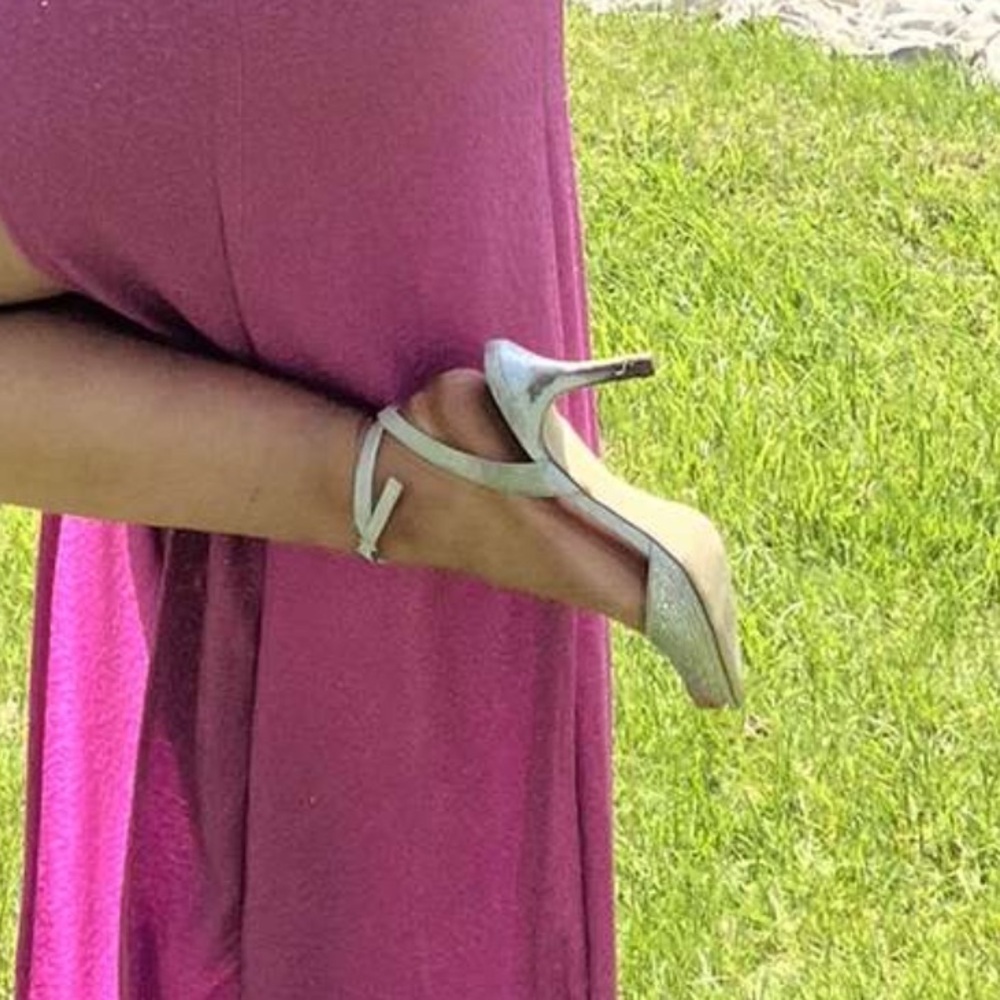 Silver heels - Picture 3 of 3